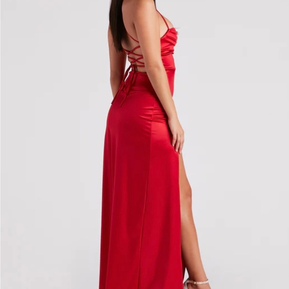 Formal dress - Picture 2 of 2